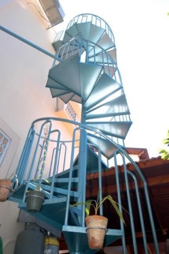 לוליני בוקסה חלקה / מדרגות חיצוניות