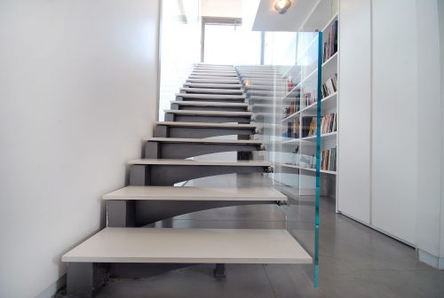 דגם אילן / מדרגות שיש לבן